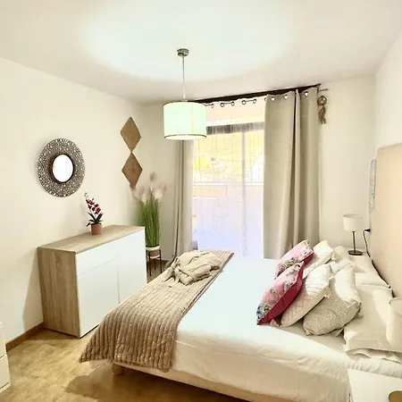 Urban Oasis In Cristianos By Deihu Experiences アパート ロスクリスティアーノス